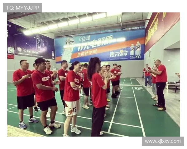 成都羽毛球队奋战邀请赛的拼搏历程与荣耀时刻回顾